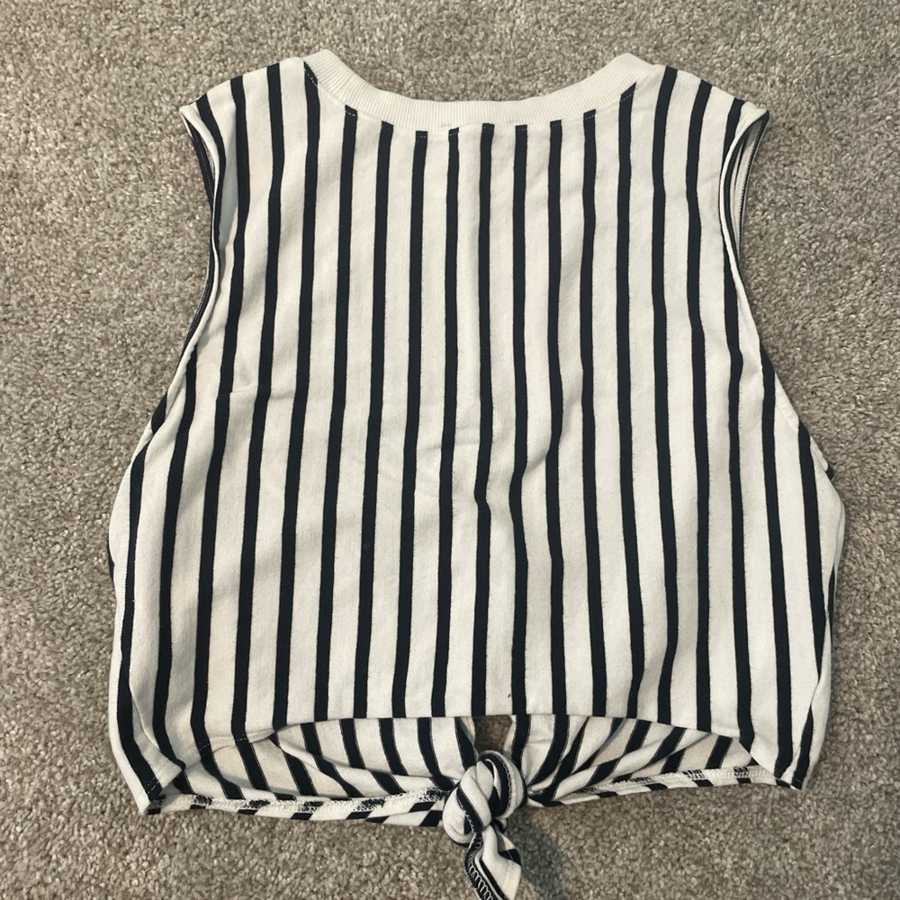 H&M Black and White Sleeveless Crop Tank Top